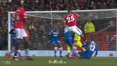 Manchester United menang 3-0 atas Stoke dalam laga lanjutan Liga Inggris di Old Trafford, Selasa (16/1) dini hari WIB. Antonio Val...