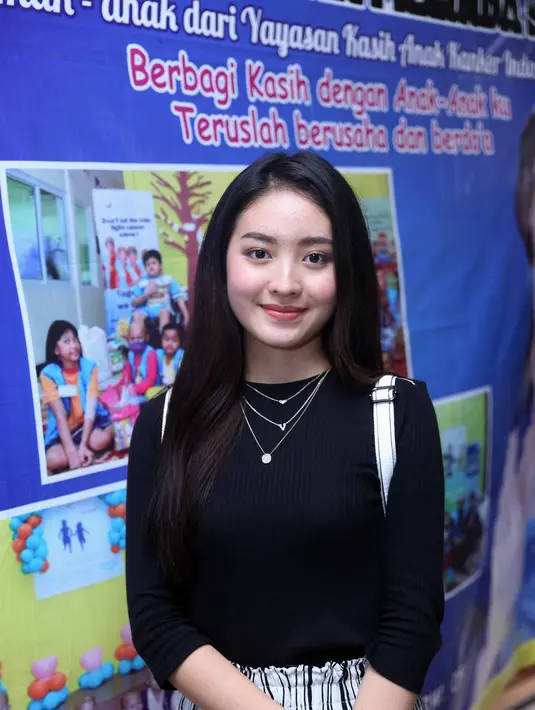 Belum memutuskan untuk melanjutkan ke hubungan yang selanjutnya, namun kedekatan yang terjadi saat ini diakui Wilona. Ia juga merasa senang ketika Verrell melontarkan pujian untuk dirinya. (Nurwahyunan/Bintang.com)