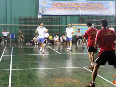 Citizen6, Surabaya: Pertandingan penyisihan Pool B Bulutangkis Pekan Olahraga Wilayah Timur (Porwiltim) TNI AL 2012 tersebut disapu bersih Tim Kobangdikal.  (Pengirim: Penkobangdikal)