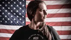 Carli Lloyd, kapten Amerika Serikat ini terpilih sebagai Pesepak bola Wanita Terbaik 2015 FIFA. (elitedaily.com)