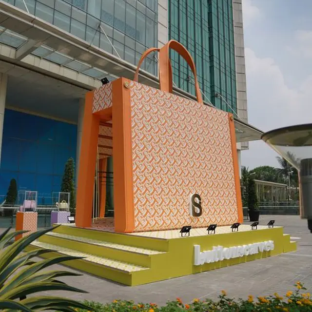 Bimu Monogram Buttonscarves