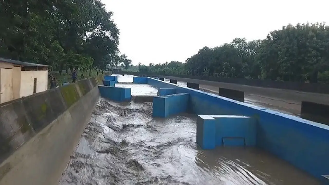 Proyek pembangunan venue cabang olahraga Kano untuk nomor Kano Slalom di Saluran Induk Cipelang, Kecamatan Jatitujuh di Majalengka, Jawa Barat. (Dok PUPR)