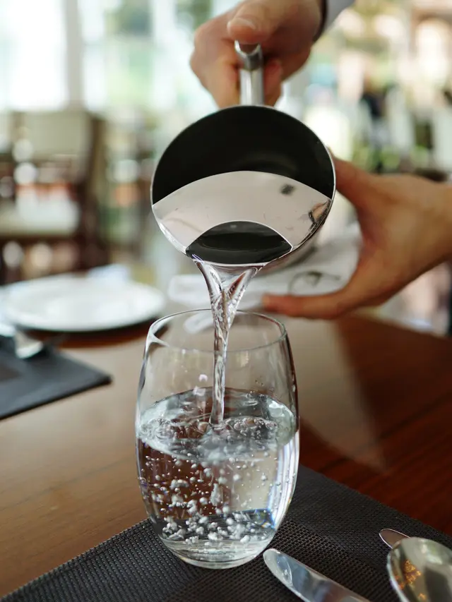 ilustrasi manfaat konsumsi air putih saat buka puasa/pexels