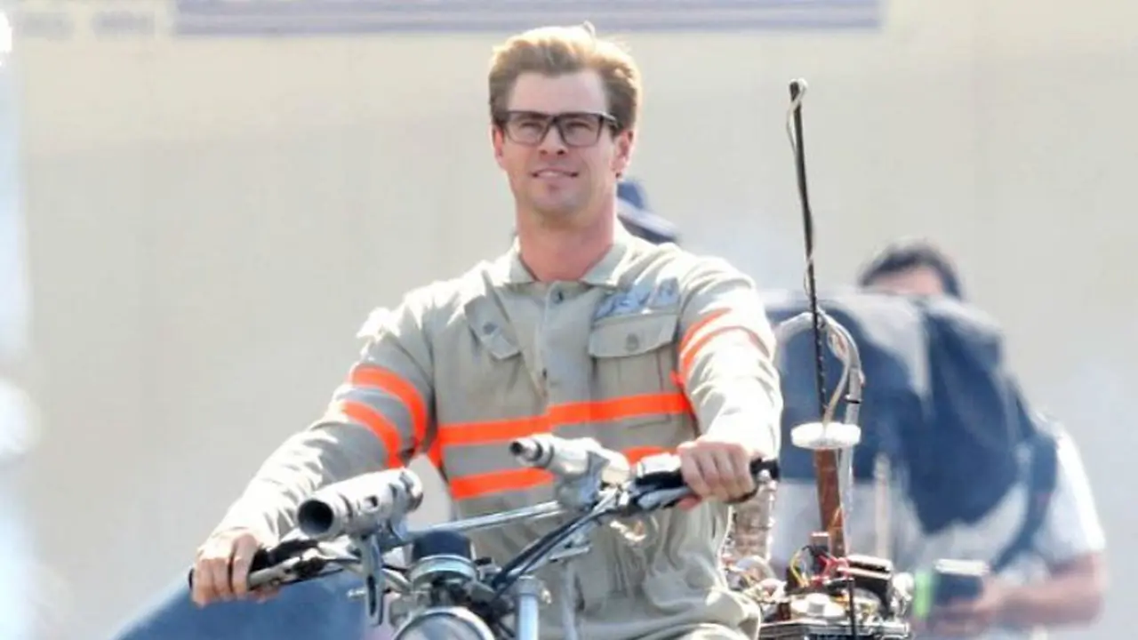 Chris Hemsworth Tampak Culun di Ghostbusters Versi Cewek