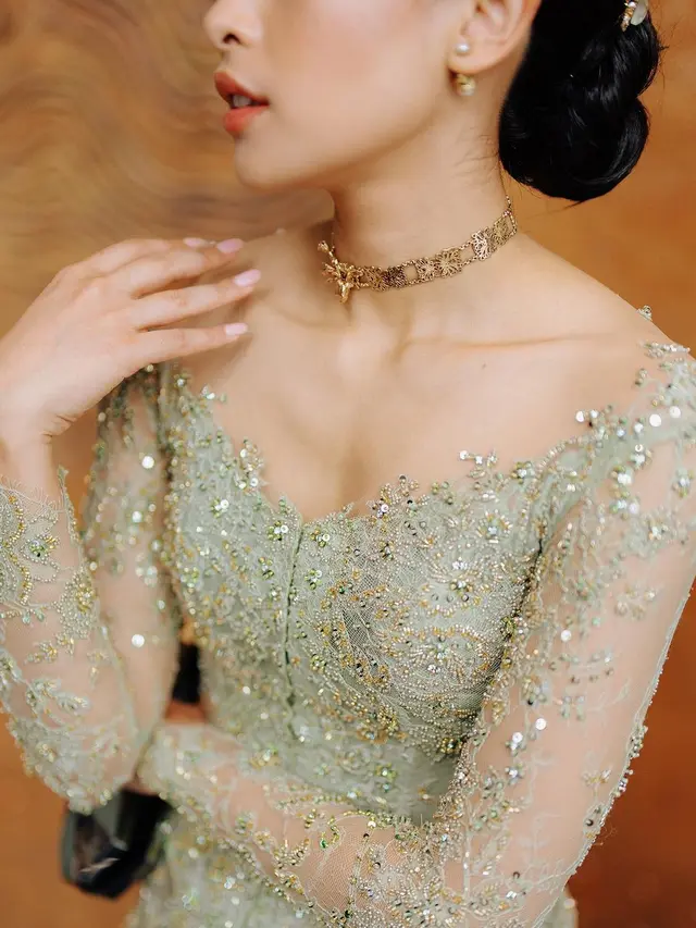 Maudy Ayunda berkebaya (Instagram/maudyayunda)