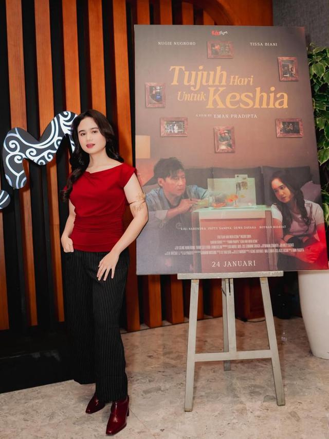 Tissa Biani pukau penggemar di launching film, gaya berani dalam merah menyala. (credit: instagram.com/tissabiani).