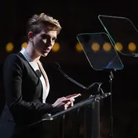 Belum lama muncul dengan kabar  perceraiannya, Scarlett Johanson kini tampil dengan hadir di kegiatan sosial. Datang ke acara amFAR’s annual New York gala merupakan tampilan pertama Johansson tanpa Romain Dauriac. (AFP/Bintang.com)