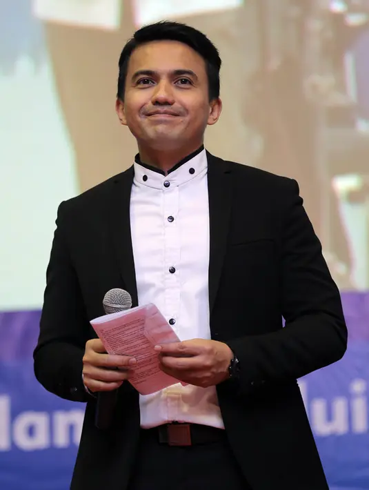 Selain memandu acara, Sahrul Gunawan juga membuktikan komitmennya untuk membantu Palestina. Pemain sinetron Jin dan Jun itu memberikan sebagian rezekinya untuk warga Palestina. (Deki Prayoga/Bintang.com)