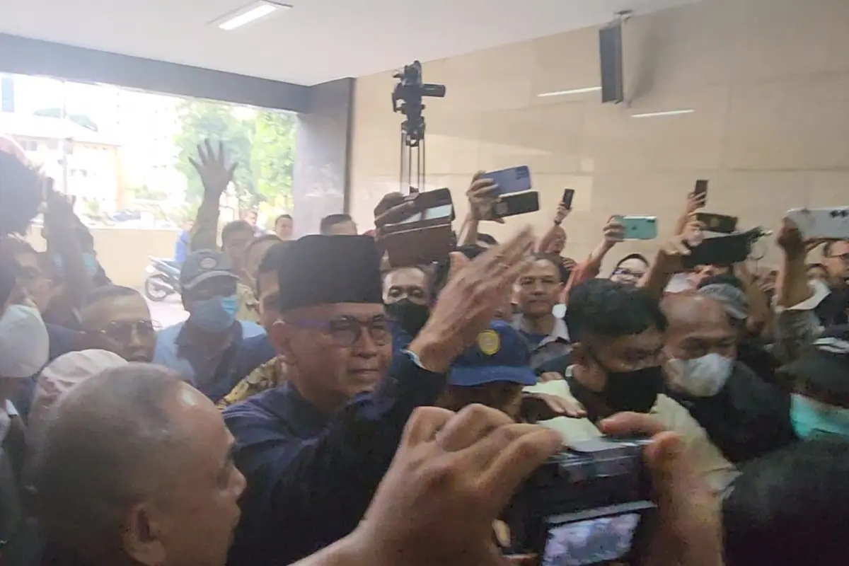 Pimpinan Pondok Pesantren (Ponpes) Al Zaytun, Panji Gumilang memenuhi panggilan pemeriksaan penyidik Bareskrim Polri.