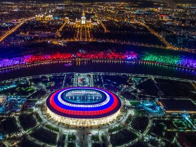 Foto Suasana malam Stadion Luzhniki, Moscow, Sabtu,(4/11/2017). Stadion Luzhniki akan menjadi stadion untuk pembukaan dan penutupan Piala Dunia 2018 Rusia. (AFP/ Dmitry Serebryakov)