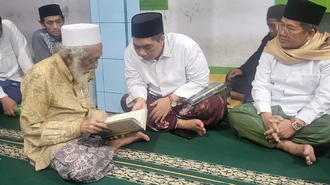 Pj Ketum PBNU KH Zulfa Mustofa melakukan kunjungan kerja perdananya ke Provinsi Banten