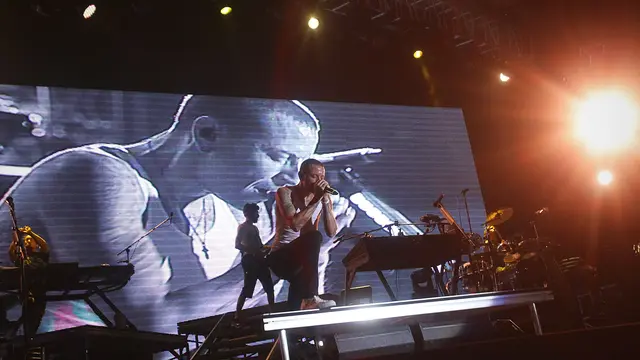 Aksi Panggung Chester Bennington