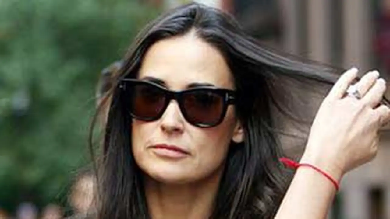 100113bdemi-moore.jpg