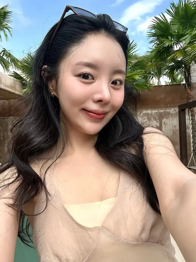 Jung Jiwoo Kakak J-Hope BTS saat Liburan ke Bali