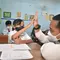 Wali kota Surabaya Eri Cahyadi saat meninjau PTM penuh di sekolah Surabaya. (Dian Kurniawan/Liputan6.com)