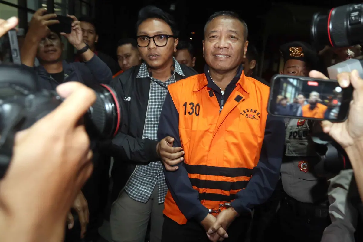 KPK Tahan Bupati Tulungagung Gatut Sunu Wibowo Beserta Ajudannya