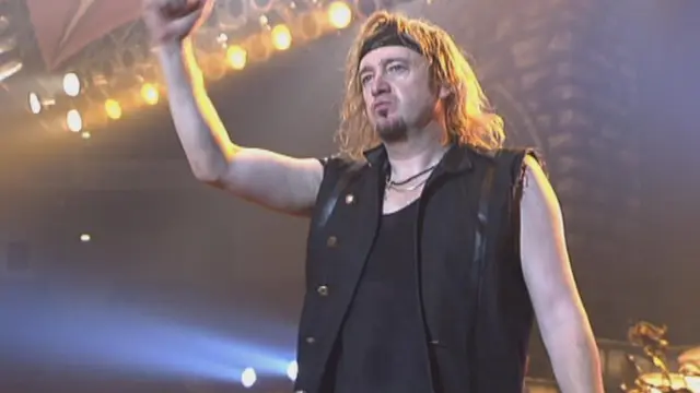 Adrian Smith Gitaris Iron Maiden