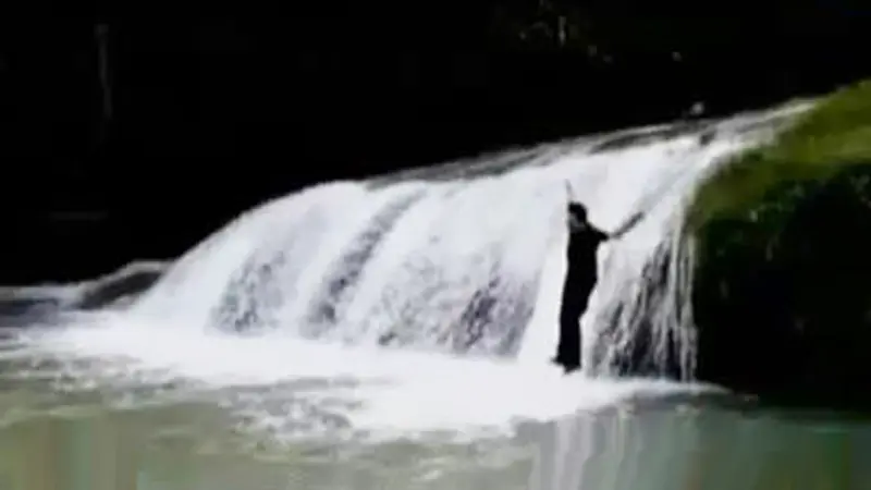 Pelajar Bajak Truk hingga Remaja Tenggelam di Air Terjun