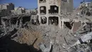 Lebih dari lima minggu perang antara Israel dan Hamas, beberapa jalan lebih mirip kuburan.  (AP Photo/Hatem Moussa, File)