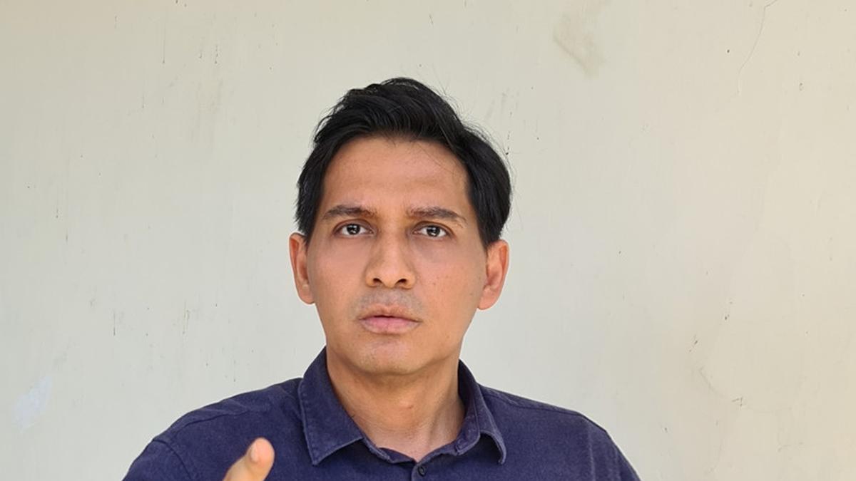 Lucky Hakim Murka, Tantang 50 Anggota DPRD Indramayu Debat di Hadapan Rakyat - Vimarsana News