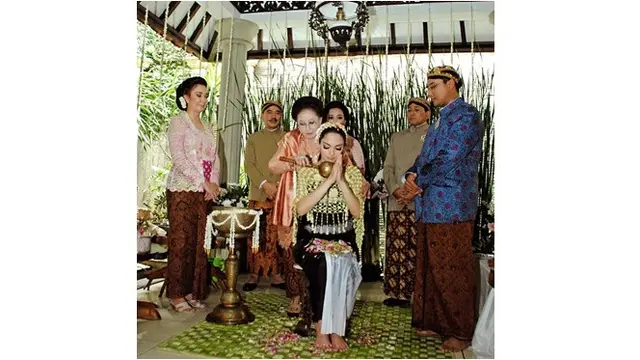 6 Potret Kenangan Seleb Bareng Mooryati Soedibyo, dr Reisa hingga Venna Melinda