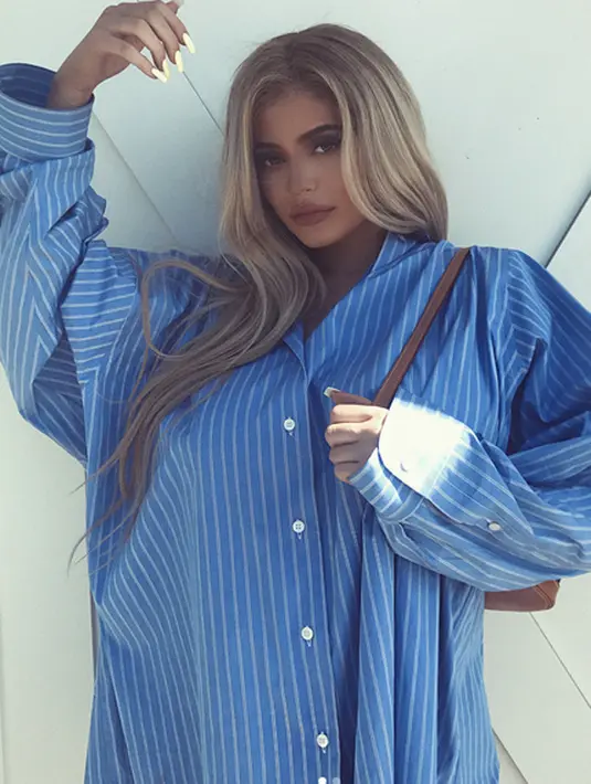 Sumber juga menambahkan, Kylie ingin melakukan sesi foto yang sama dengan Beyonce. Namun dengan gaya dan kreativitasnya sendiri untuk berbagi kebahagiaan ke publik. Kylie pun tengah merencanakan segalanya.  (Instagram/kyliejenner)