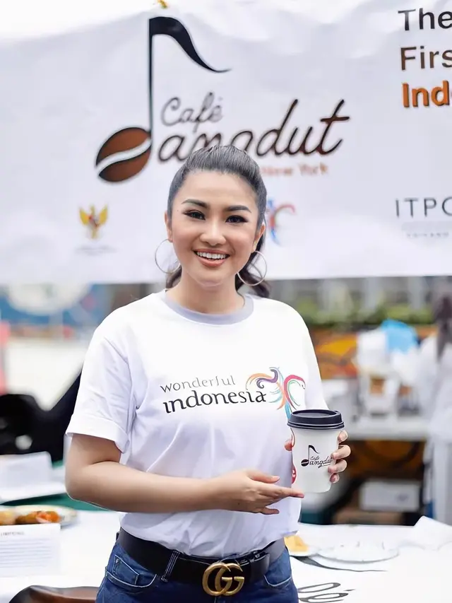 8 Momen Fitri Carlina di New York, Gelar Dangdutan di Times Square