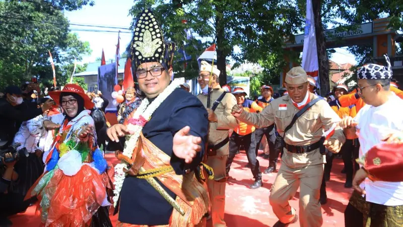 Plt Bupati Probolinggo Timbul Prihanjoko ikuti Kraksan Pawai Budaya (Istimewa).