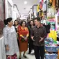 Bupati Klungkung I Nyoman Suwirta saat peresmian pasar dan seni Samarapura dan gelar fashon show pada 21 Desember 2019 malam. foto: istimewa
