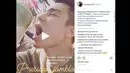 Di akun Instagramnya, Baim pun mengunggah sebuah video singkat yang berkaitan dengan gelar barunya tersebut. Dalam video yang memperlihatkan Baim sedang menegak air, tertera juga sebuah ucapan terima kasih. (Instagram/baimwong)