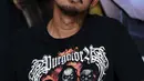 Di kediamannya di Perumahan Belleviu, Ciputat, Tangerang Selatan sekitar pukul 10.00 WIB, Tora dan Mieke ditangkap lantaran kedapatan memiliki 30 butir psikotropika yang masih dalam penyelidikan kandungannya. (Deki Prayoga/Bintang.com)