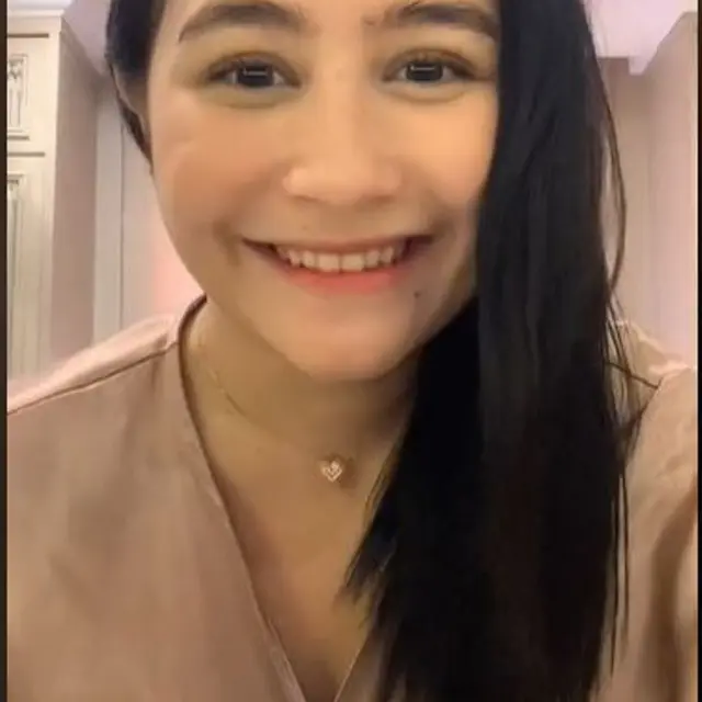 Prilly Latuconsina Ikut Tantangan Makeup 3 Menit, Bagaimana Hasilnya?