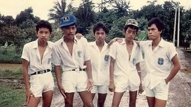 6 Foto Lawas Anak SMP Zaman Dulu, Beda Banget Sama Sekarang