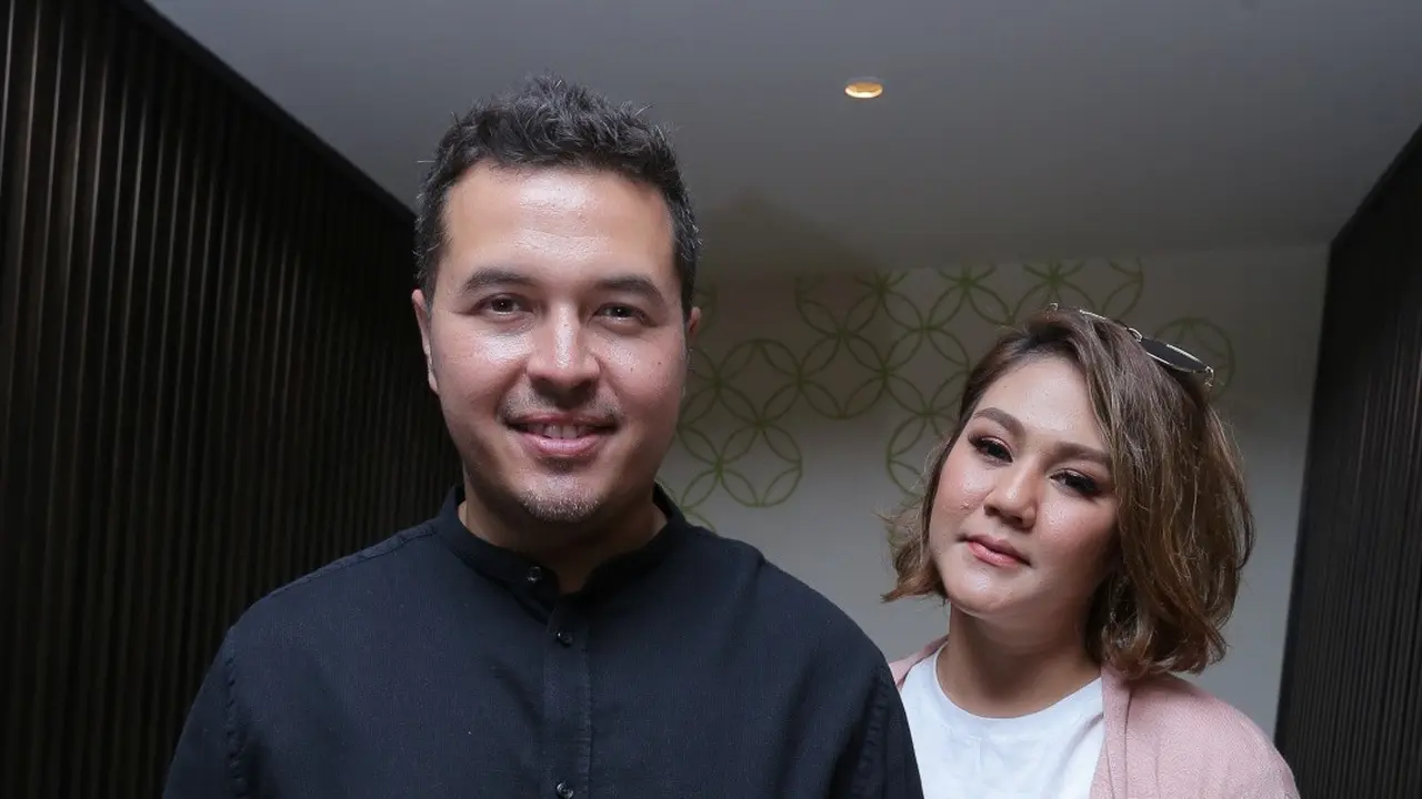 Rifat Sungkar dan Sissy Priscillia sedang sibuk pindahan rumah