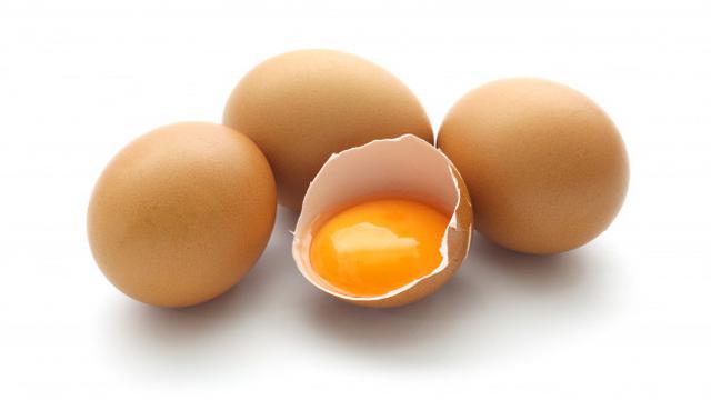 Menggunakan Madu dan Putih Telur