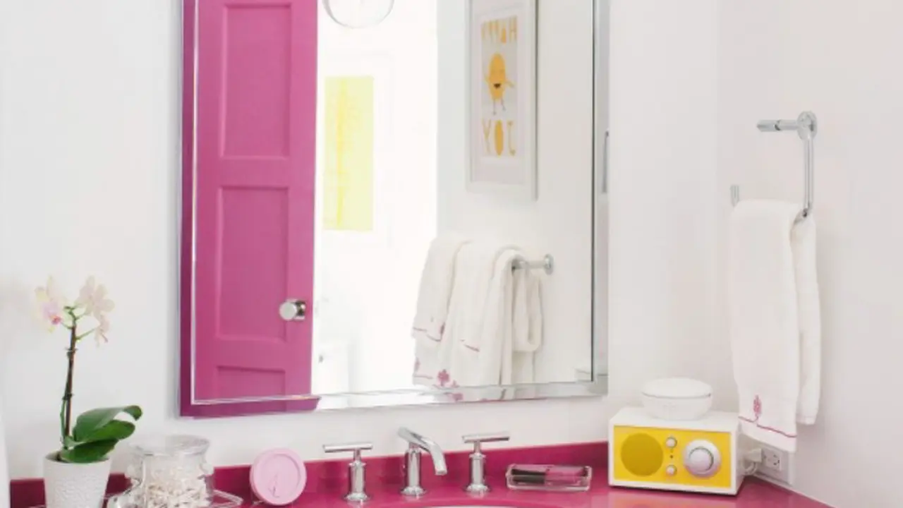 Inspirasi Blok Warna untuk Kamar Mandi Penuh Energi