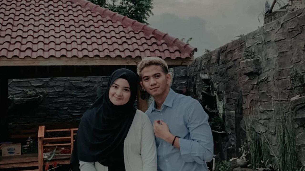 5 Potret Ridho 2R dengan Kekasih, Dikabarkan Segera Menikah
