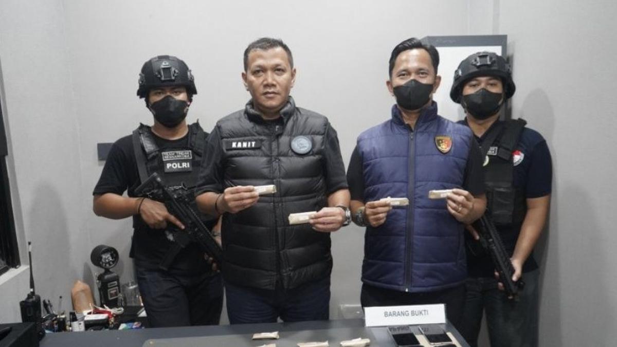 Polisi Gagalkan Peredaran 107 Gram Ganja Berkedok Pakan Ikan di Tangerang