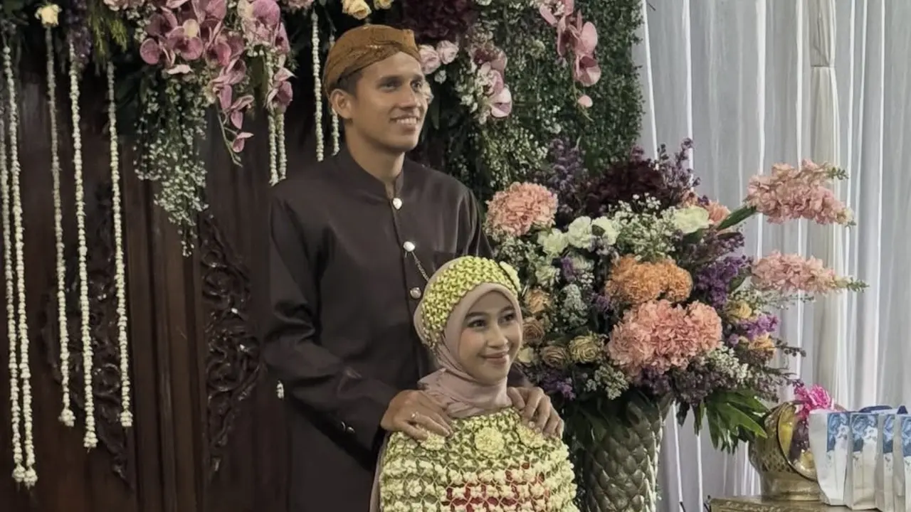 Penampilan Adiba Khanza saat Prosesi Siraman Tasyakuran Tujuh Bulanan Kehamilan