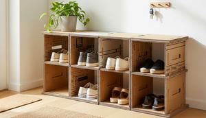 Cara membuat rak sepatu dari barang bekas yang estetik dan kuat. [Foto: Gemini]