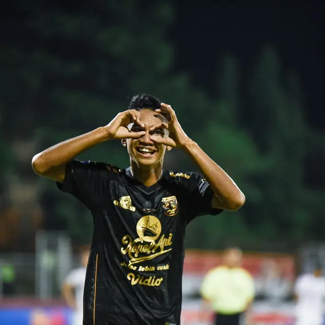 5 Potret Selebrasi Kemenangan Persebaya Surabaya Atas Bali United
