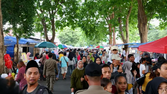 Ribuan masyarakat Banyuwangi berburu takjil untuk menu berbuka puasa (Istimewa)
