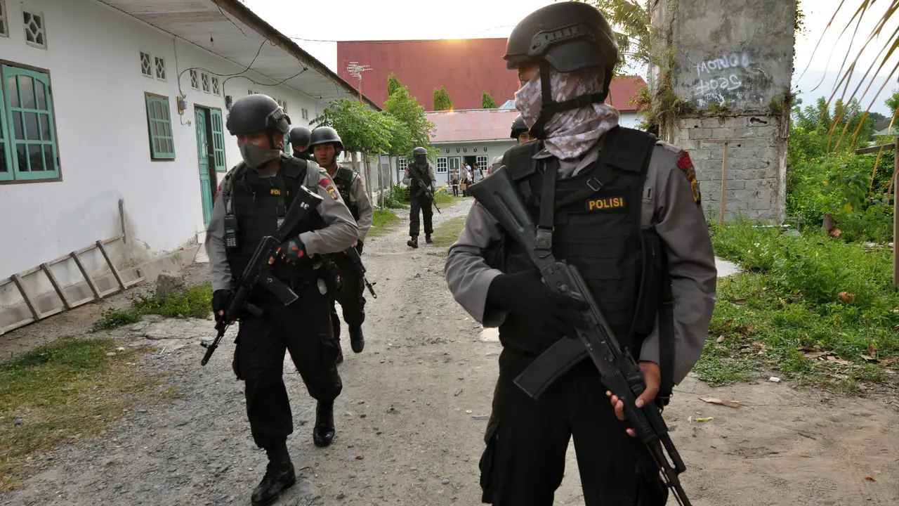 Kelompok Santoso Baku Tembak dengan TNI-Polri di Poso