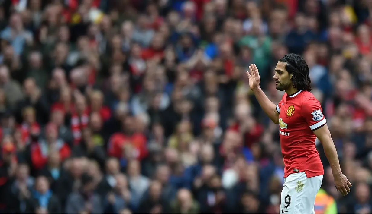 6. Radamel Falcao - Striker andalan Kolombia ini didatangkan AS Monaco dari Atletico Madrid seharga 51 juta poundsterling. Sayang kemudian dirinya malah dipinjamkan ke Chelsea dan Manchester United. (AFP/Paul Ellis)