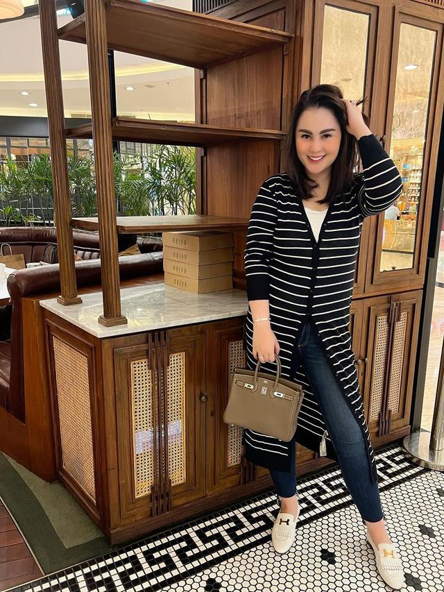 7 Potret Jennifer Dunn yang Kini Pilih Lepas Hijab, Jadi Sorotan