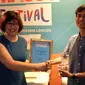 Fransisca Maya selaku Marketing Communications Lead Lenovo Indonesia bersama Sigit Prabowo, founder Goprec yang merupakan pemenang kontes Lenovo Inspiration Hunt (Liputan6.com/Jeko Iqbal)