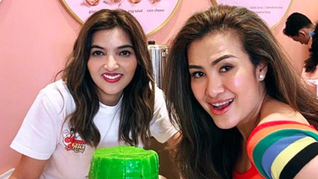 6 Potret Kedekatan Ashanty dan Liza Natalia, Saudara Ipar yang Kompak