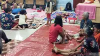Kondisi Pengungsi Banjir Kebon Pala: Mereka Butuh Obat-obatan dan Makanan