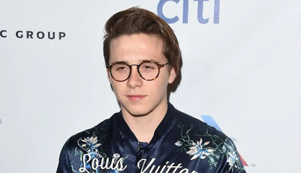 Para fans pun sangat cepat mengetahui kalau Chloe berkomentar dengan emotikon bulan setengah. Dari situ lah semakin ramai dibicarakan bahwa keduanya memang telah kembali bersama secara diam-diam. (AFP/Bintang.com)