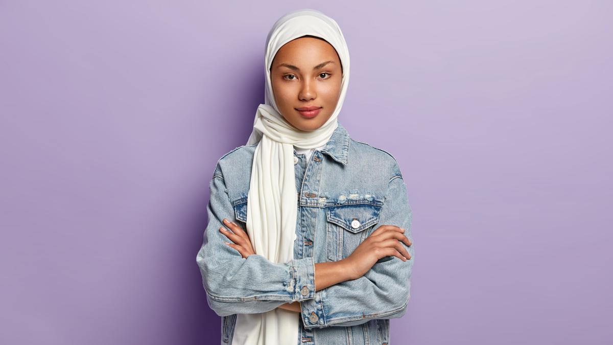 7 Model Hijab Pashmina yang Lagi Tren di 2025, Anti Ribet dan Stylish